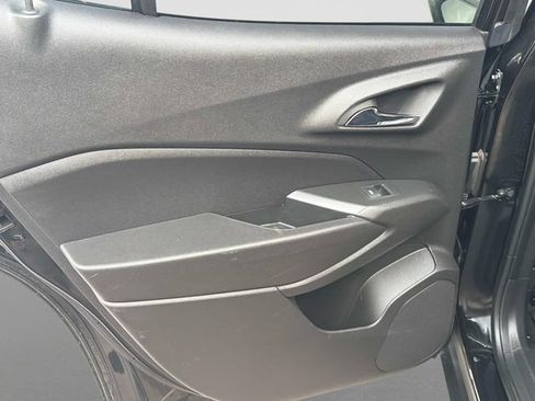 Used 2024 Chevrolet Trax LT FWD image 15