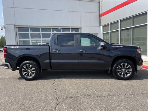 Used 2022 Chevrolet Silverado 1500 LT AWD/4WD image 14