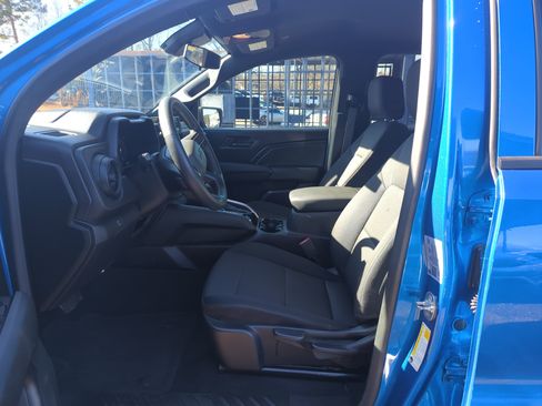 Used 2024 Chevrolet Colorado Trail Boss image 17