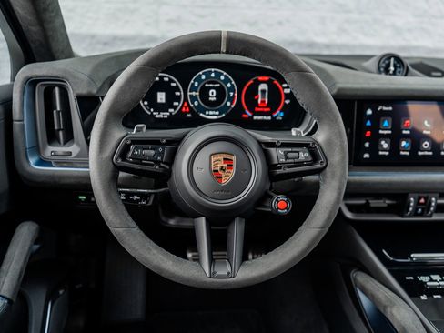 Used 2024 Porsche Cayenne Turbo GT AWD/4WD image 32
