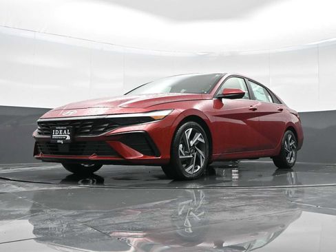 Used 2024 Hyundai Elantra SEL w/ Convenience Package image 30