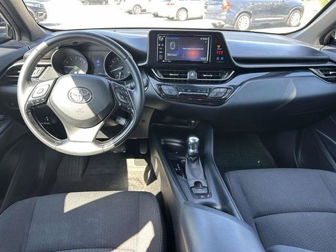 Used 2018 Toyota C-HR XLE FWD image 31