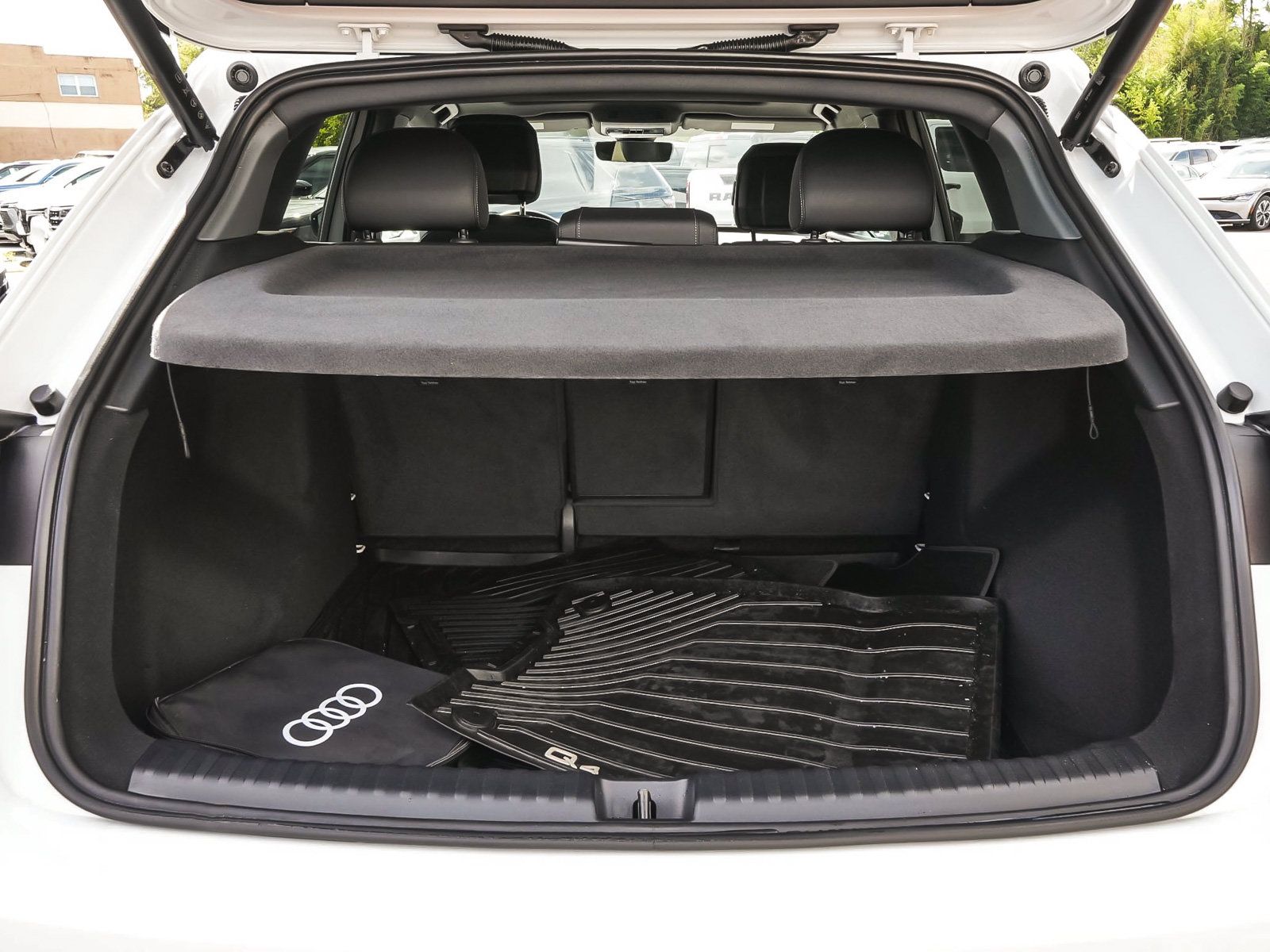Used 2025 Audi Q4 e-tron Premium w/ Convenience Package AWD/4WD image 45