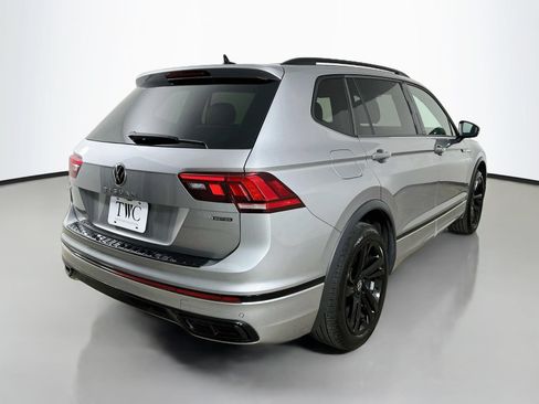 Used 2024 Volkswagen Tiguan SE R-Line AWD/4WD image 5