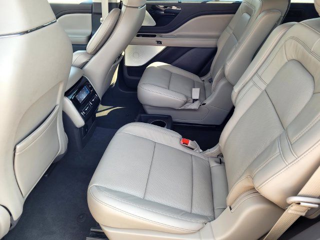 Certified 2023 Lincoln Aviator Reserve w/ Equipment Group 201A AWD/4WD image 12