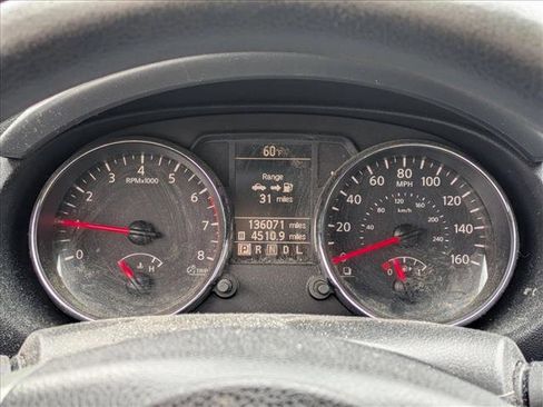 Used 2011 Nissan Rogue S AWD/4WD image 10
