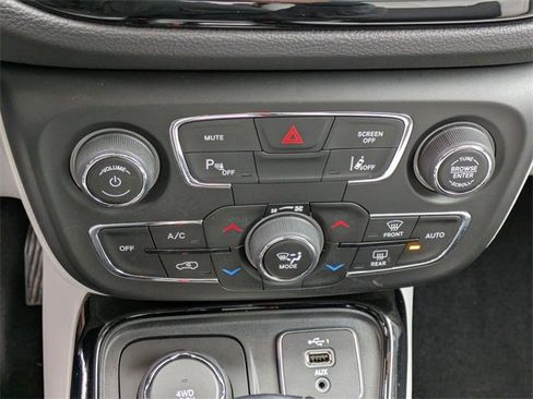 Certified 2021 Jeep Compass Limited w/ Sun and Sound Group image 23