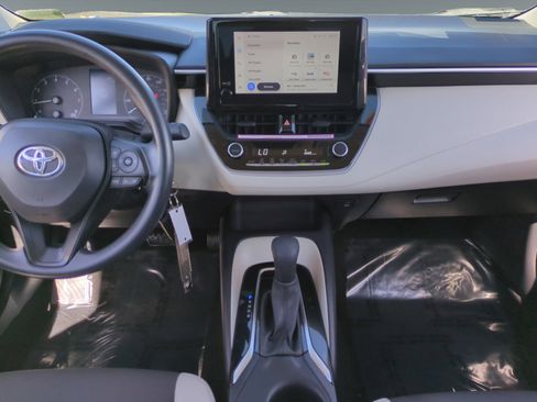Used 2024 Toyota Corolla LE FWD image 11