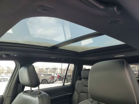 New 2025 Jeep Grand Cherokee L Limited AWD/4WD image 26