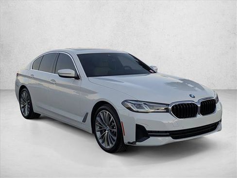 Used 2023 BMW 530i w/ Convenience Package image 3