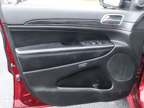 Used 2021 Jeep Grand Cherokee Limited X image 25