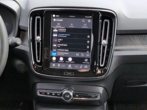 Used 2024 Volvo XC40 Recharge Plus w/ Protection Package Premier RWD image 17