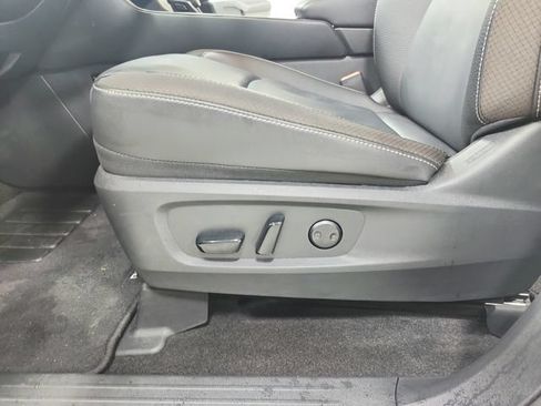 Used 2025 Nissan Pathfinder SL FWD image 20