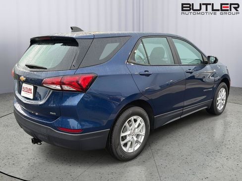 Used 2022 Chevrolet Equinox LS AWD/4WD image 6