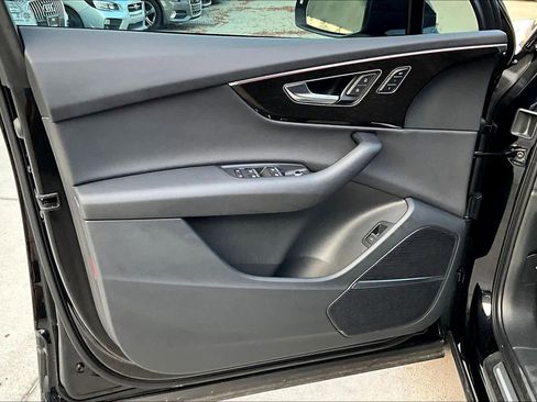 Used 2025 Audi Q7 2.0T Premium w/ Convenience Plus Package image 19