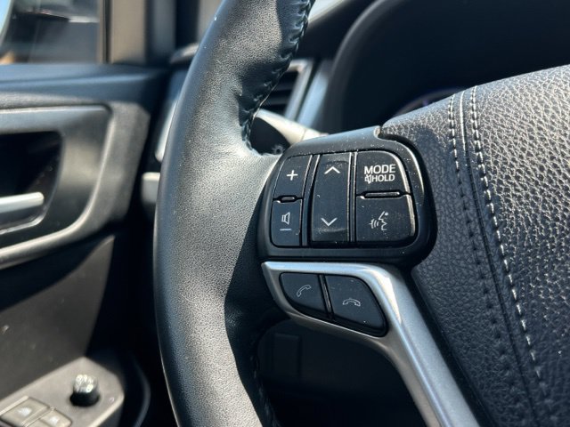 Used 2018 Toyota Highlander XLE AWD/4WD image 46