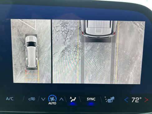 Used 2025 Chevrolet Suburban RST w/ Comfort Package image 32