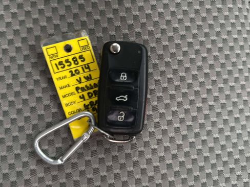 Used 2014 Volkswagen Passat 1.8T S image 33