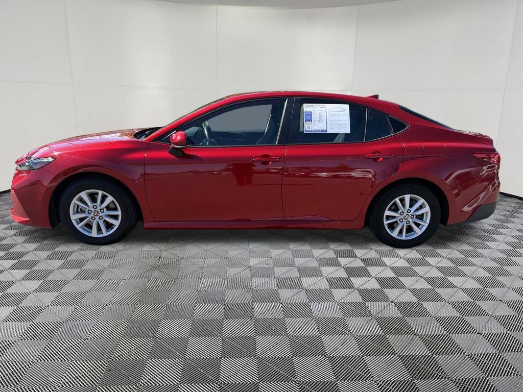 Used 2025 Toyota Camry LE FWD image 4