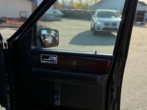 Used 2017 Lincoln Navigator Select image 31