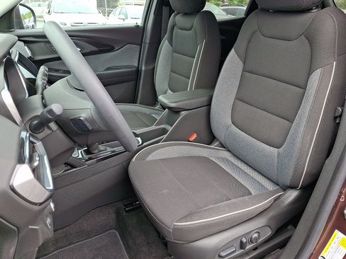 Certified 2023 Chevrolet TrailBlazer LT w/ Convenience Package AWD/4WD image 13