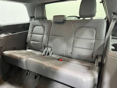 Used 2019 Lincoln Navigator Select AWD/4WD image 30