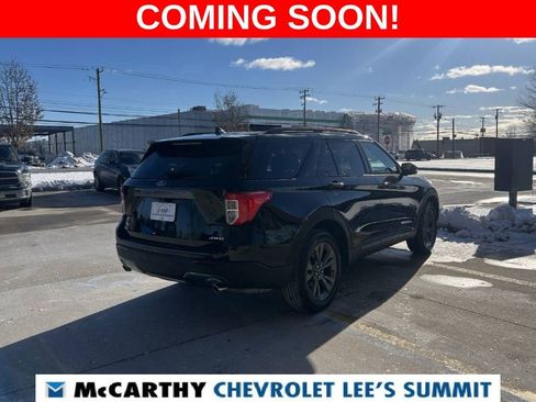 Used 2024 Ford Explorer XLT w/ Equipment Group 202A image 4