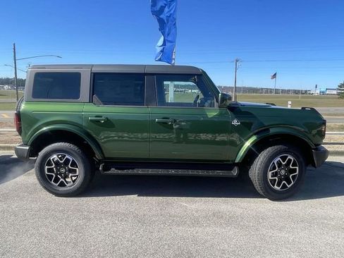 New 2025 Ford Bronco Outer Banks image 2