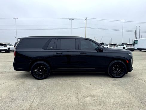 Used 2024 Cadillac Escalade ESV Sport Platinum w/ LPO, ONYX Package image 5