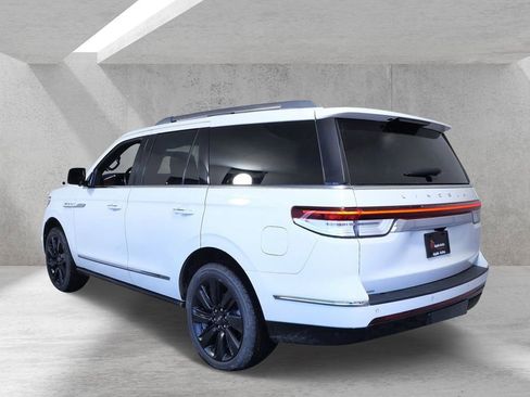 Used 2023 Lincoln Navigator Reserve AWD/4WD image 6