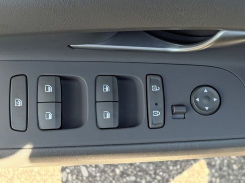 Used 2023 Hyundai Elantra SE FWD image 10