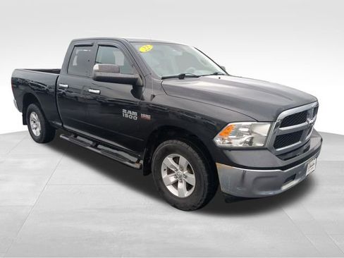 Used 2017 RAM 1500 Classic SLT AWD/4WD image 9