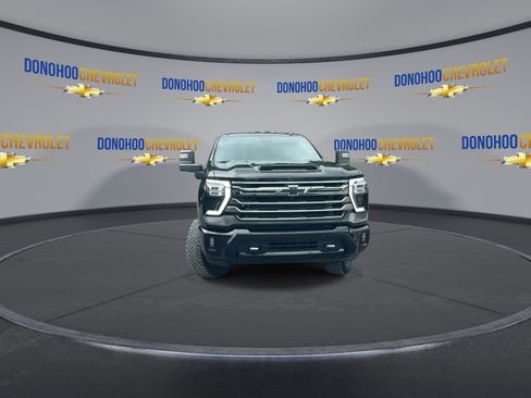 Used 2024 Chevrolet Silverado 2500 High Country w/ High Country Premium Package AWD/4WD image 6