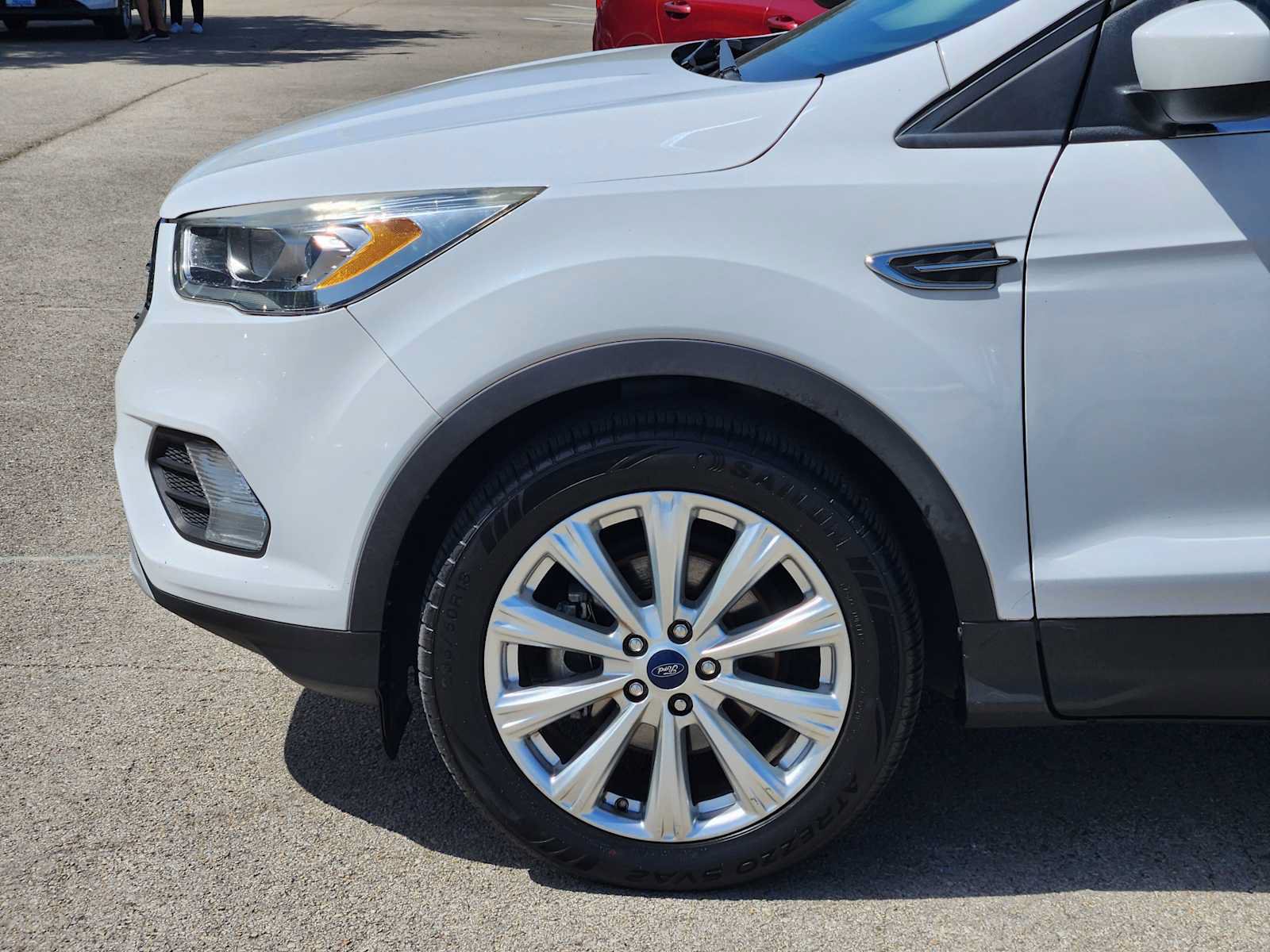 Used 2019 Ford Escape SEL FWD image 8