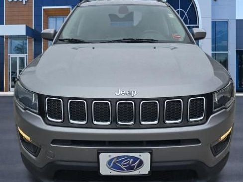 Used 2020 Jeep Compass Latitude w/ Popular Equipment Group AWD/4WD image 2