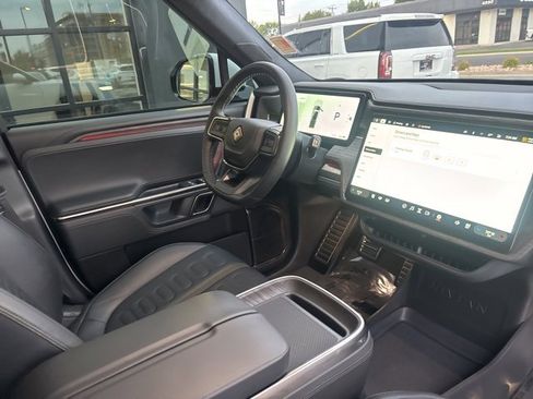 Used 2023 Rivian R1T Launch Edition image 11