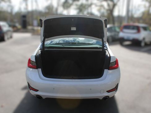 Used 2021 BMW 330i Sedan w/ Premium Package image 9