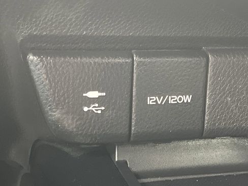 Used 2019 Toyota Camry SE image 19