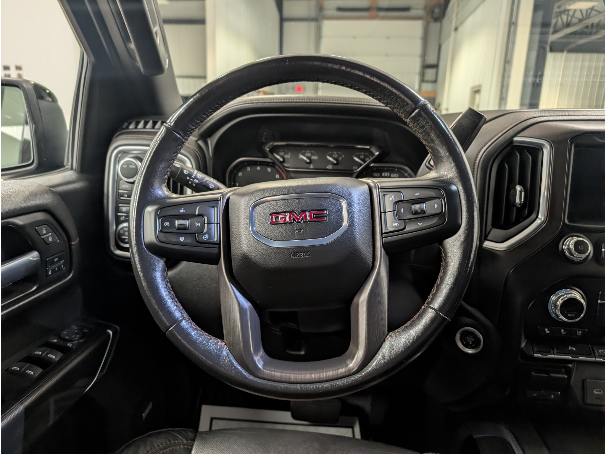 Used 2022 GMC Sierra 1500 AT4 w/ AT4 Premium Package AWD/4WD image 11