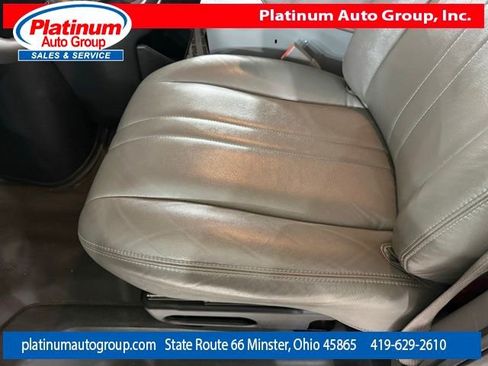 Used 2017 Chevrolet Express 3500 Extended image 12