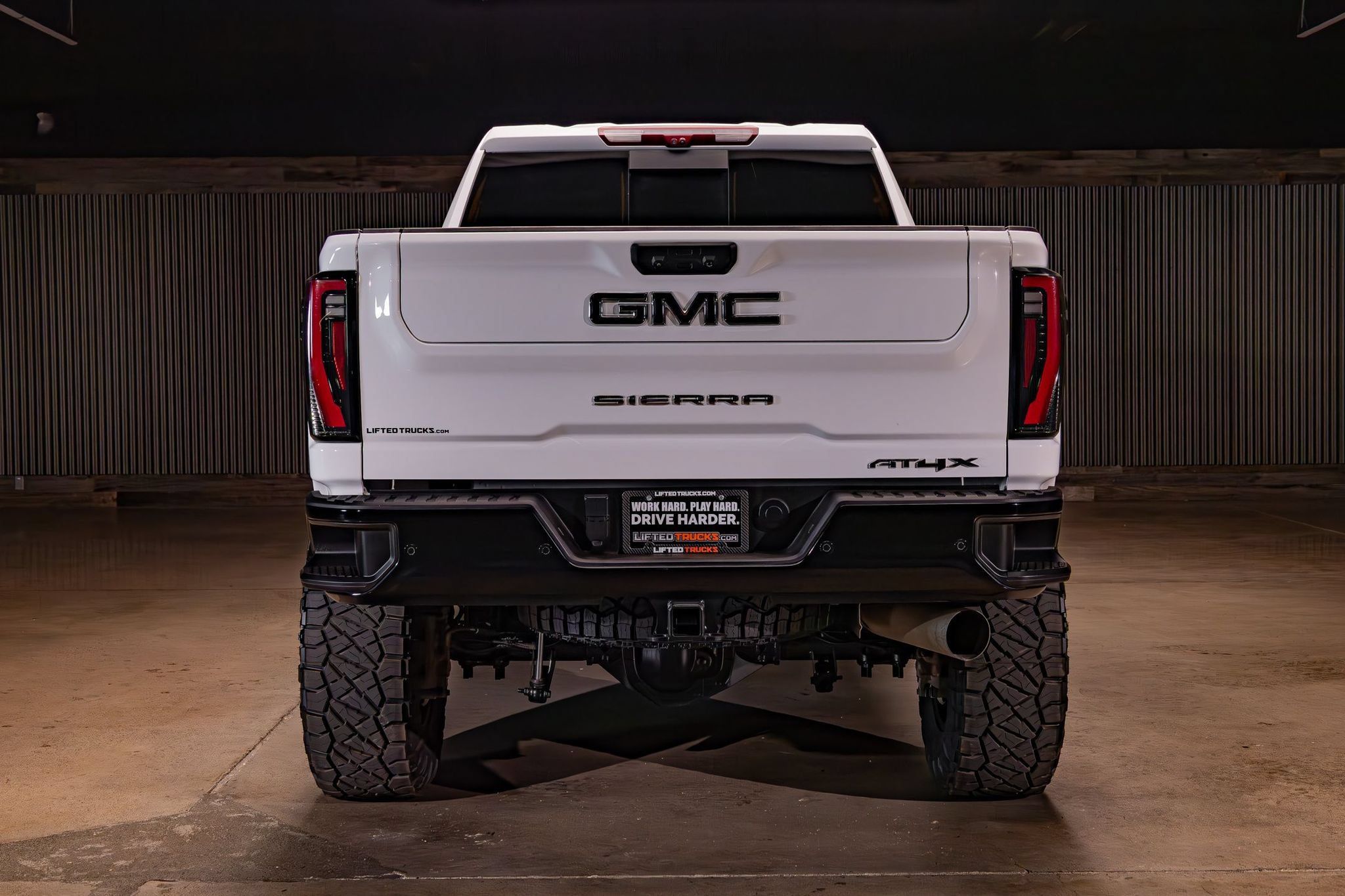 Used 2024 GMC Sierra 2500 AT4X AWD/4WD image 8