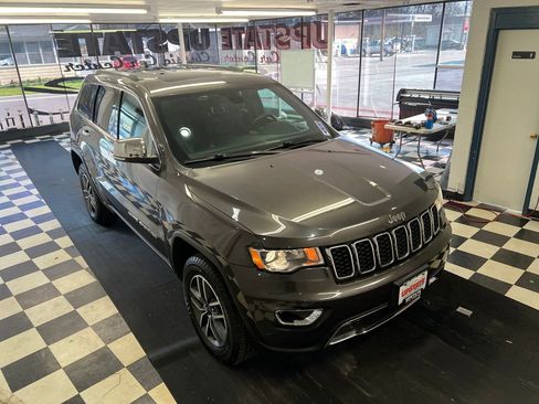 Used 2020 Jeep Grand Cherokee Limited AWD/4WD image 18