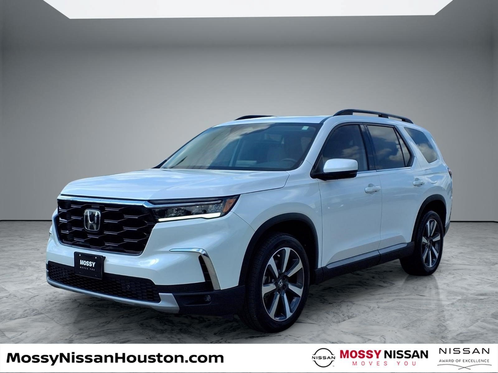Used 2024 Honda Pilot Touring image 4