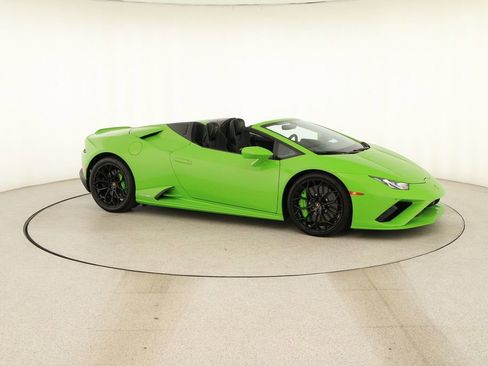 Used 2022 Lamborghini Huracan EVO RWD image 9