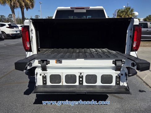 Used 2022 GMC Sierra 1500 SLT w/ SLT Premium Plus Package image 13