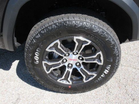 New 2025 GMC Canyon AT4 image 9