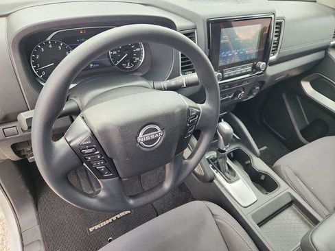 Used 2023 Nissan Frontier SV RWD image 10