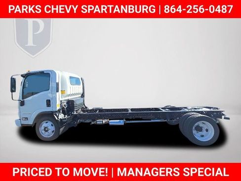 New 2025 Chevrolet Low Cab Forward image 10