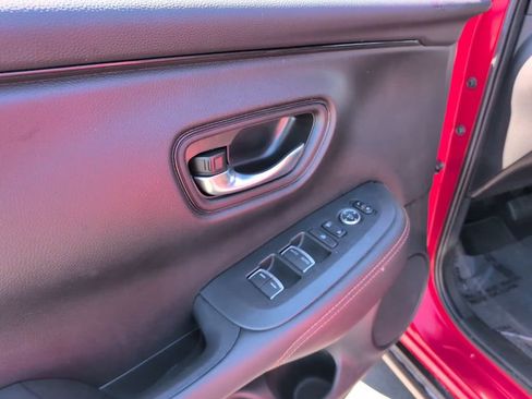 Used 2025 Honda HR-V Sport image 18
