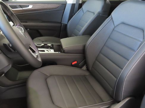 New 2025 Volkswagen Atlas SEL image 12